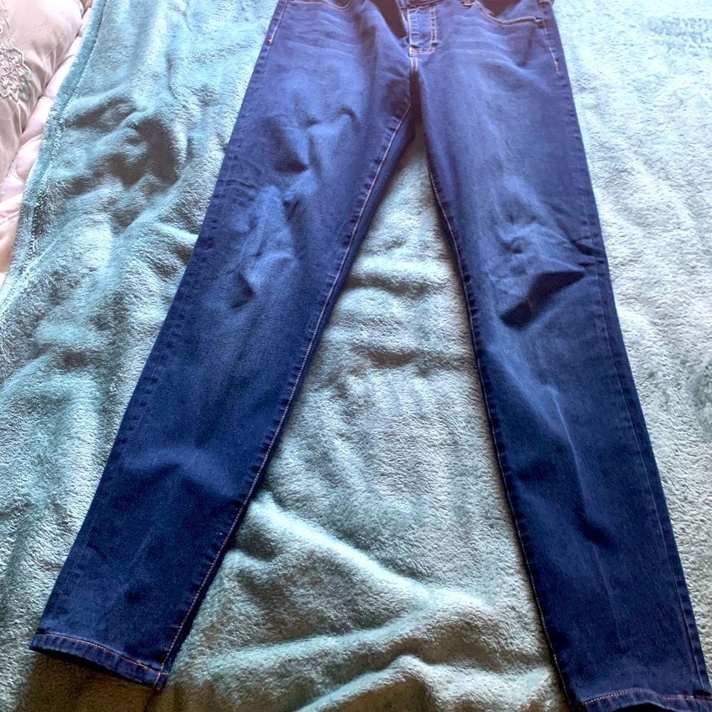EUC Liverpool skinny jeans size 10/30